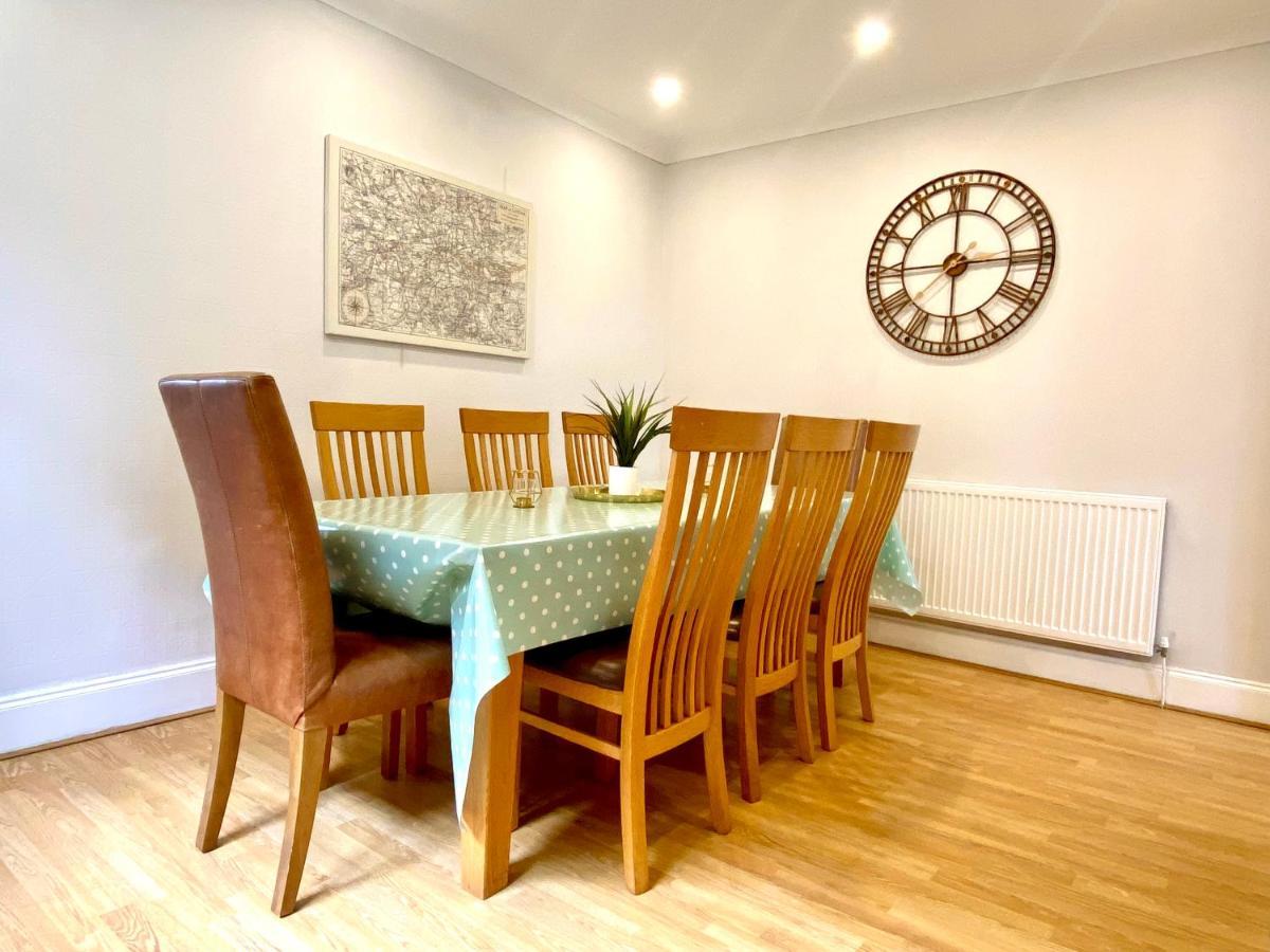 Great 4 Bedroom House - Great Location - Garden - Parking - Fast Wifi - Smart Tv - Newly Decorated - Sleeps Up To 8! Only 10 Mins Drive To Sandbanks Beach! Close To Poole & Bournemouth Esterno foto